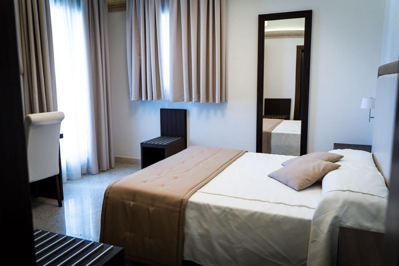 Bhb Hotel ماندوريا المظهر الخارجي الصورة