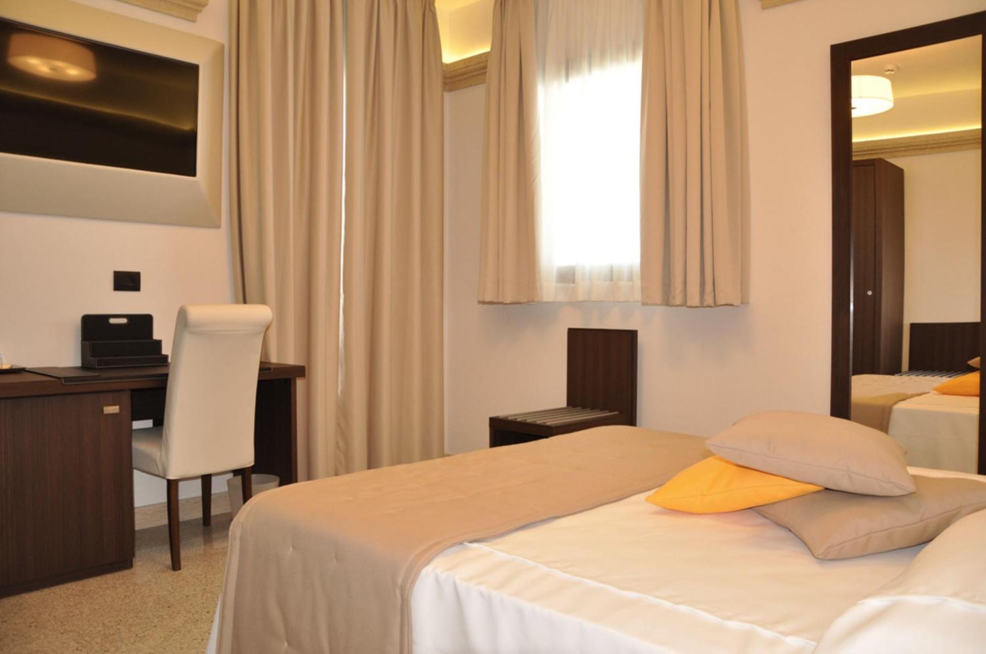 Bhb Hotel ماندوريا المظهر الخارجي الصورة