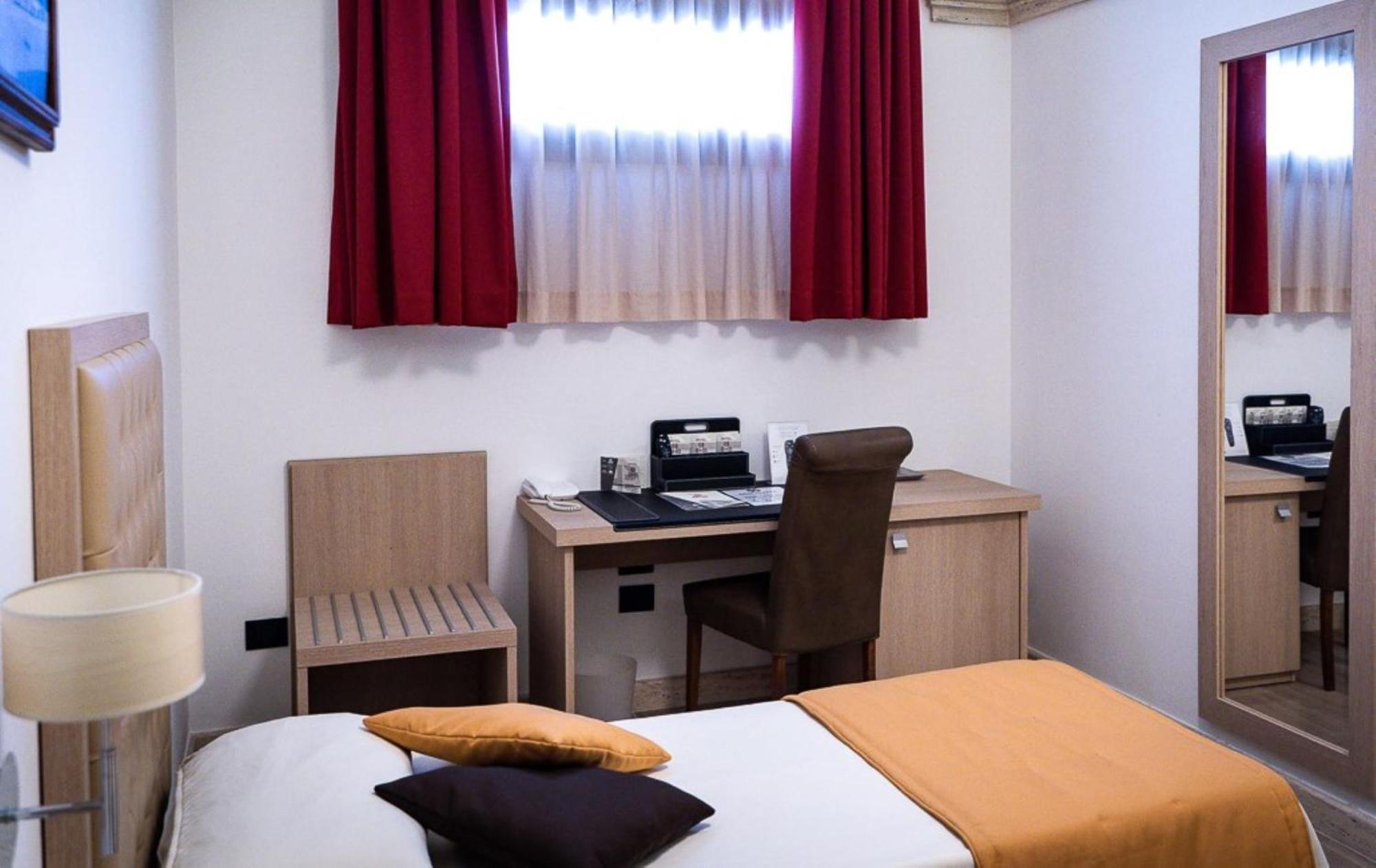 Bhb Hotel ماندوريا المظهر الخارجي الصورة