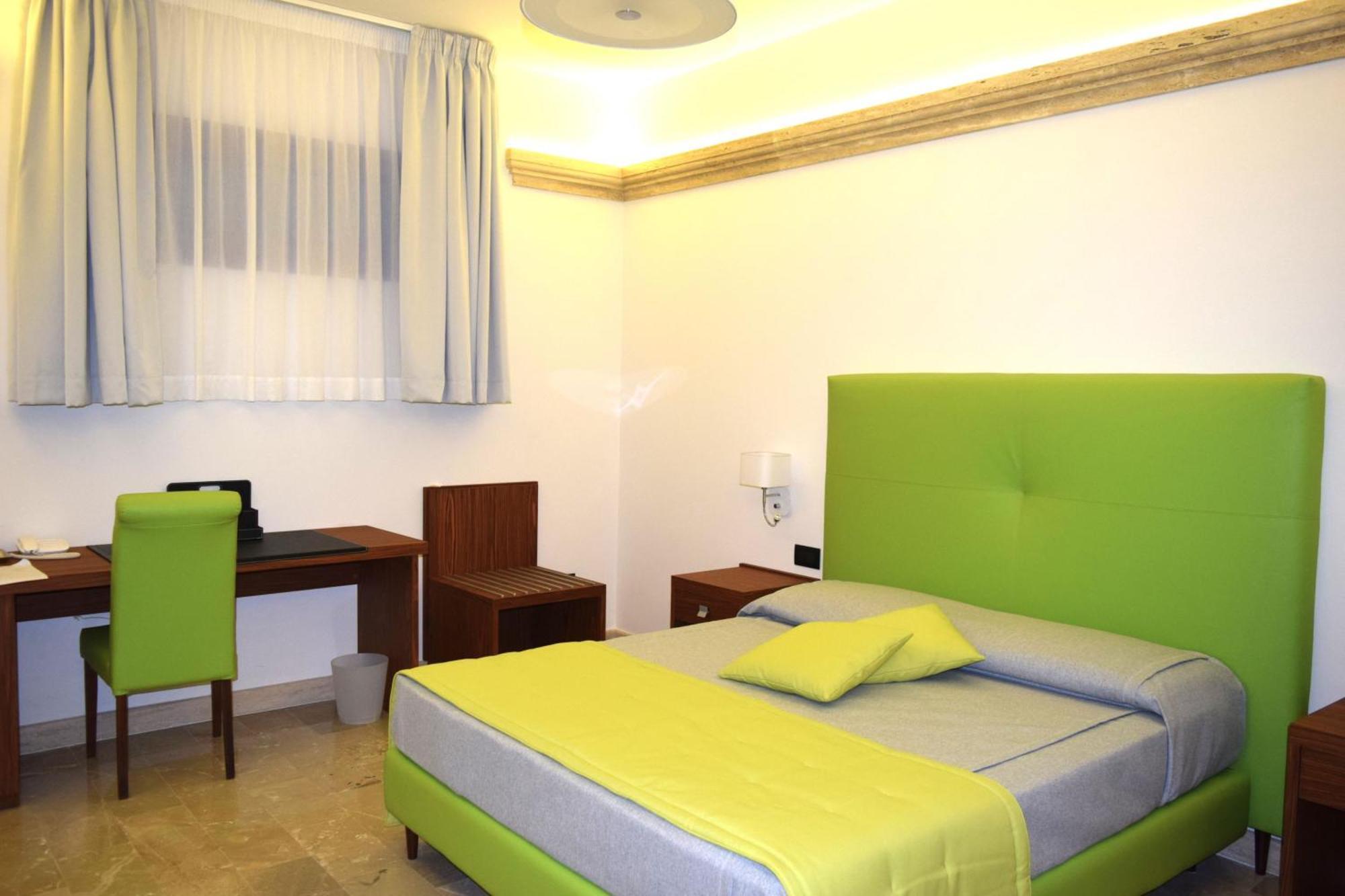 Bhb Hotel ماندوريا المظهر الخارجي الصورة