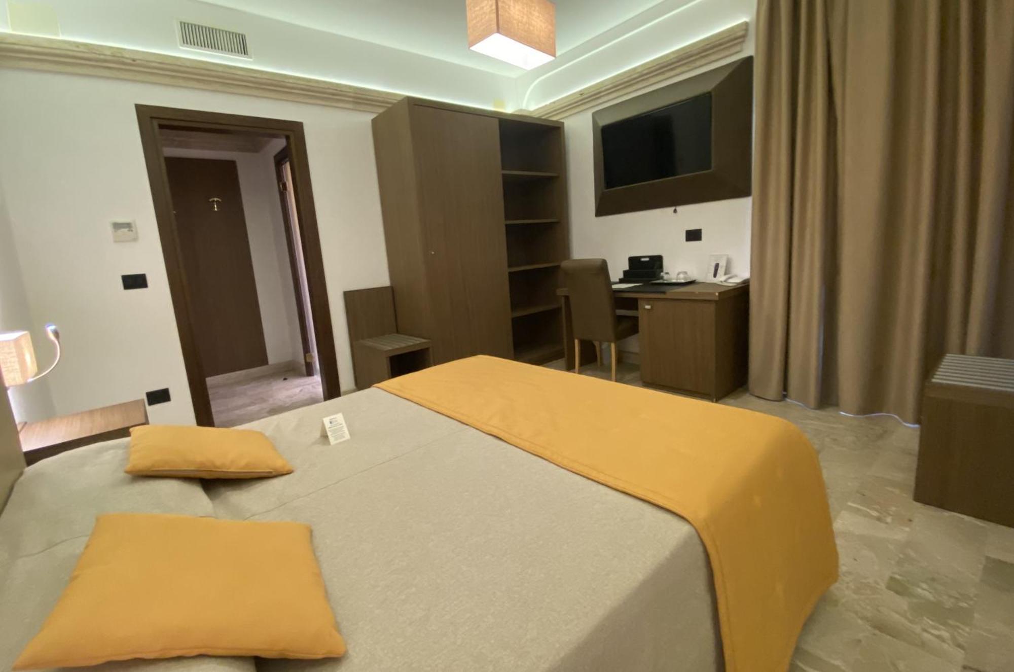 Bhb Hotel ماندوريا الغرفة الصورة